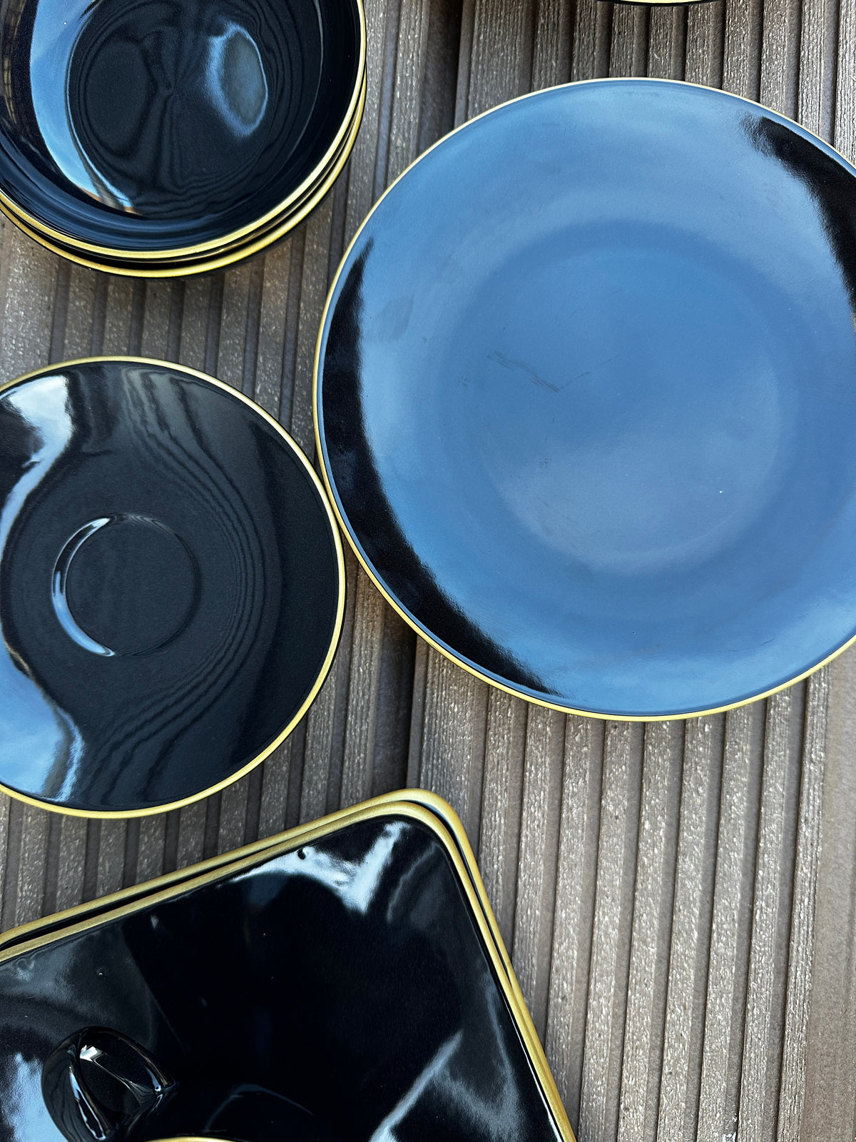 Aegea Gold Black Geschirr set 44-teilig 6 Personen / Keramika – Schnäppchen-Scheune